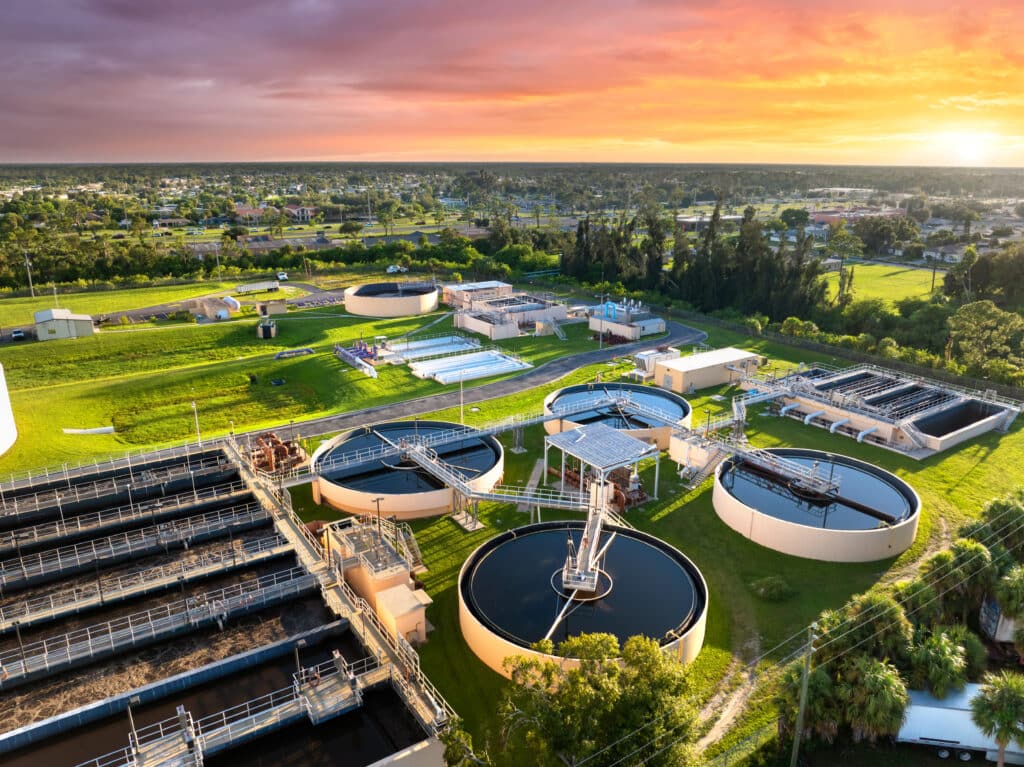A water and sewage plant dealing with water treatment and wastewater treatment, providing clean water to residents and supporting the local natural environment.