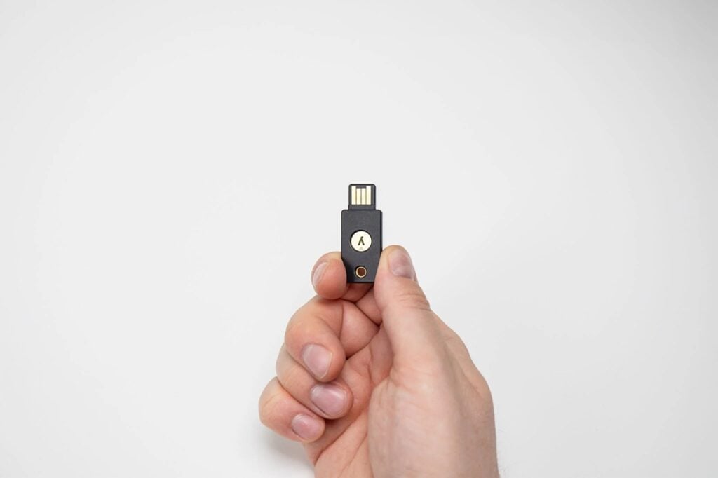 FIDO keys are phishing-resistant because the private cryptographic key never leaves the device. Each authentication session is unique and tied to a specific application. Rublon MFA supports this form of authentication, ensuring AAL3-compatible phishing resistance.